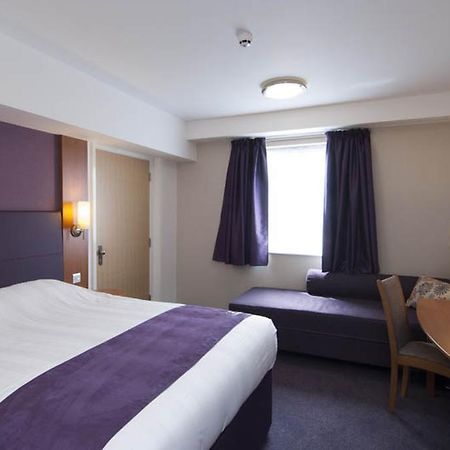 Premier Inn Manchester - Handforth Exterior foto