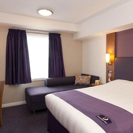 Premier Inn Manchester - Handforth Exterior foto