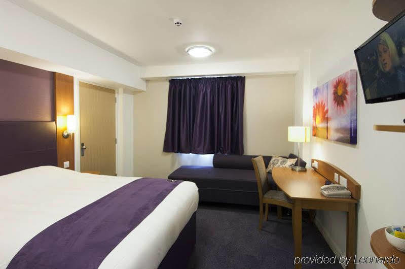 Premier Inn Manchester - Handforth Exterior foto